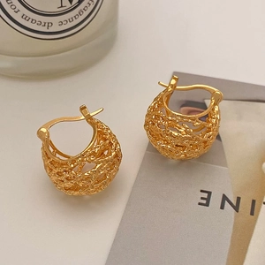 Boucles d'oreilles créoles dorées en nid d'oiseau avec motif lave pour femmes