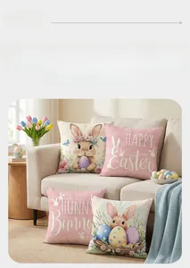 Détails des housses de coussin de Pâques avec motifs de lapins et imprimés floraux