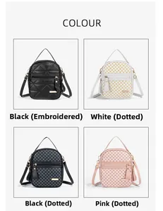 Mini sac à dos en quatre couleurs avec fermetures dorées et motifs texturés variés
