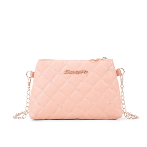 Sac bandoulière matelassé rose clair élégant avec chaîne dorée et logo en métal