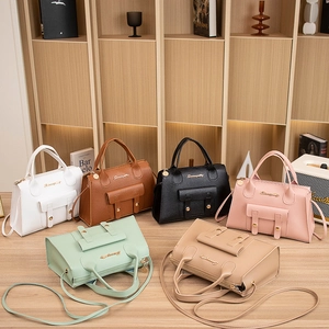 Damen Mode PU Leder Umhängetasche Kleine Quadratische Tasche Koreanischen Stil Einfache Einfarbige Schulter Handtasche Mit Metall Logo