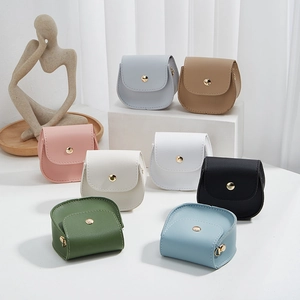 Women's Mini PU Leather Crossbody Bag Fashion Shell Shaped Shoulder Bag With Metal Chain Small Lipstick Bag Minimalist Style