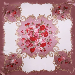Carré de soie 90x90cm satiné avec motifs de roses vintage et bordures baroques dorées
