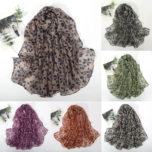 Assortiment d'écharpes à motif feuilles en six couleurs avec tissu léger et respirant