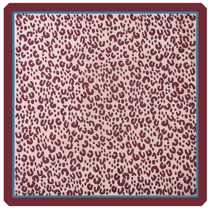 Carré de soie tendance 70cm à motif léopard avec bordure bordeaux et fond rose