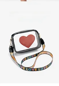 Détail du sac bandoulière en PVC transparent avec cœur rouge et sangle LOVE colorée