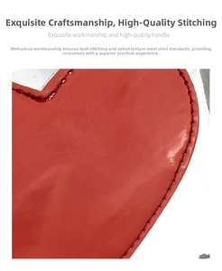 Gros plan détaillé des coutures sur un sac bandoulière rouge en cuir en forme de cœur