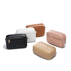Women Quilted Crossbody Bag PU Leather Rhombic Pattern Shoulder Bag With Gold Zipper Front Pocket For Daily Fashion