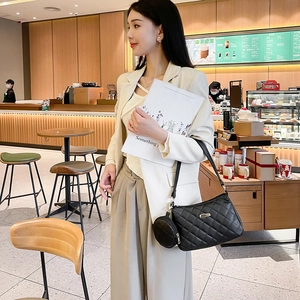Elegante borsa trapuntata nera da donna con borsellino rotondo piccolo incluso