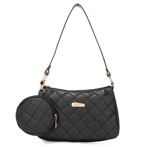 Set borsa a tracolla trapuntata in pelle PU nera con pochette e finiture dorate