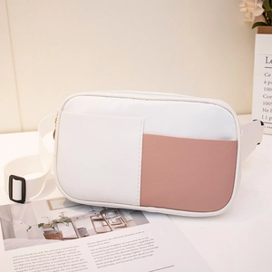 Sac banane minimaliste blanc et rose avec sangle réglable pour sport et mode urbaine