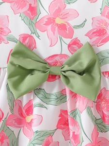 Robe d'été pour filles à fleurs roses avec un détail de nœud vert décoratif