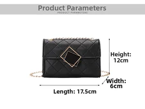Detailansicht der schwarzen Stepptasche mit Maßen von 17,5 cm x 6 cm x 12 cm