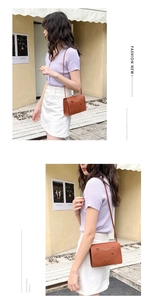 Petit sac carré marron avec motif ajouré et bandoulière pour femme élégante