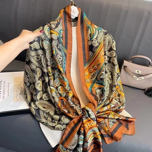 Écharpe en soie vintage pour femme avec motif Paisley marron et or, drapé élégant