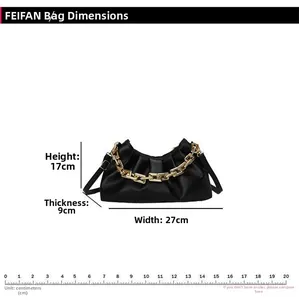 Guide des tailles du sac plissé noir avec chaîne dorée et dimensions de 27x17x9cm