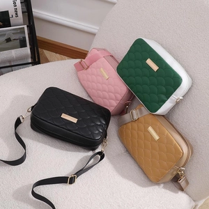 Women Quilted Crossbody Bag PU Leather Fish Scale Pattern Fashion Casual Shoulder Purse Adjustable Wide Webbing Strap