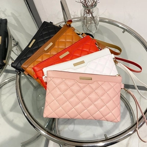Sac Bandoulière En Similicuir Matelassé Pour Femmes Pochette Mode Poignet Avec Bandoulière Chaîne Décor Métal