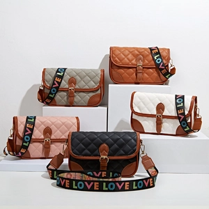Vrouwen Mode Gewatteerde Crossbody Tas Met LOVE Brief Riem PU Leer Schouder Kleine Vierkante Tas Contrastkleur Messenger