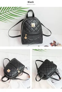 Drei Ansichten eines schwarzen gesteppten Mini-Rucksacks mit goldenen Metalldetails aus PU