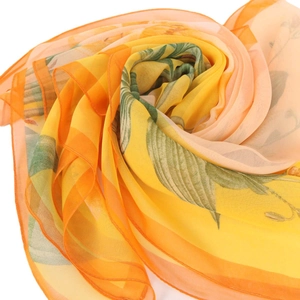 Foulard en soie georgette respirant avec imprimé chaîne florale en orange et jaune