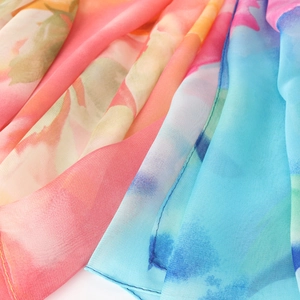 Lightweight gradient rose print chiffon scarf with breathable summer sunscreen shawl fabric
