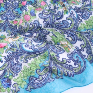 Carré de coton et lin au motif paisley vintage dans les tons bleus et verts frais