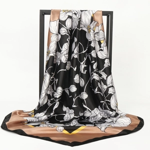 Carré De Satin Satin Imprimé Fleuri Grand Foulard Simili Satin Hijab Doux Pour Femmes Mode Loisirs