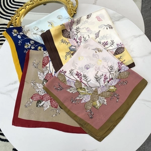 Eleganter Satin Quadratischer Schal Blumen Muschel Druck Haar Bandana Für Frauen Französischer Stil Hals Kopf Schal Sommer Mode Accessoire