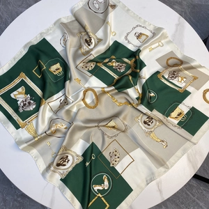 Foulard Carré En Satin À Imprimé Européen Vintage Motif Élégant De Chaîne De Clés Bandana De Cheveux Pour Femmes