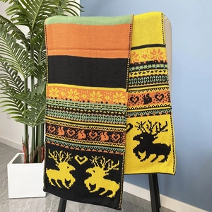 Écharpe d'hiver en tricot réversible avec motifs de cerf de Noël et flocons de neige colorés
