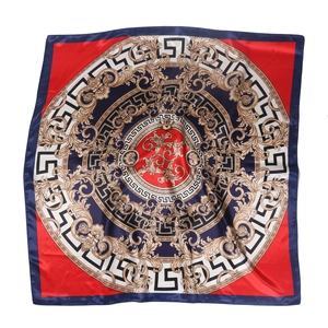 Foulard vintage in seta satinata 90cm con bordo rosso e stampa barocca oro