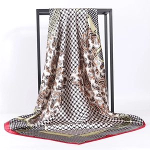 Elegant 90cm satin scarf with golden paisley and houndstooth print on ivory silk