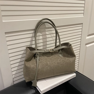Winter faux suede leopard print tote bag with large capacity and minimalist retro shoulder strap