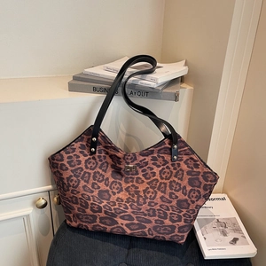 Leopard Print Tote Bag Women PU Leather Large Capacity Vintage Shoulder Bag With Metal Turn Lock For Daily Commute