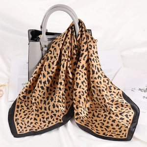 Women Leopard Animal Print Satin Square Scarf Retro Satin Like Hair Bandana Headscarf Neck Scarf Elegant Accessory
