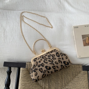 Sac À Épaule En Fausse Fourrure Imprimé Léopard Avec Poignée En Métal Doré Et Bandoulière Chaîne Amovible Sac À Main Rétro