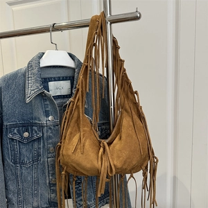 Women's Bohemian Suede Tassel Shoulder Bag Retro Large Capacity Fringe Hobo Underarm Bag Vintage Casual Tote Bag