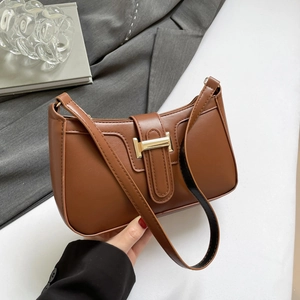 Retro PU Leather Underarm Shoulder Bag Fashion Crescent Hobo Bag For Women With Metal Buckle Minimalist