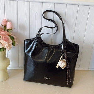 Large Capacity Tote Bag Women Glossy PU Leather Shoulder Bag Casual Commuting Fashion Print With Baseball Charm