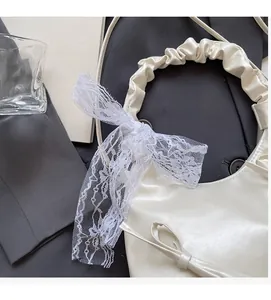 Sac bandoulière blanc en PU avec nœud en dentelle et poignée plissée élégante