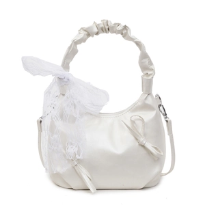 Sac hobo blanc avec nœud en dentelle, poignée plissée et bandoulière réglable chic