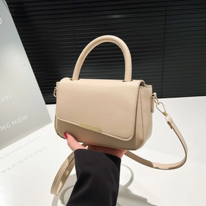 Sac Bandoulière Femme Minimaliste en Cuir PU Barre Métallique Dorée Rabat Sac à Main Épaule Bandoulière Réglable Sac Quotidien