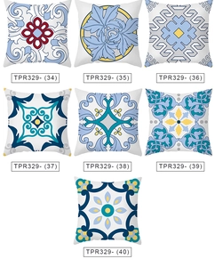Vue détaillée de sept motifs géométriques sur des housses de coussin en peau de pêche