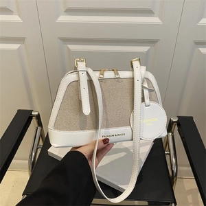Vintage linen patchwork bowling bag in white and beige with adjustable strap