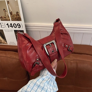 Retro dark red pleated shoulder bag with large metal buckle for vintage 2025 summer fashion