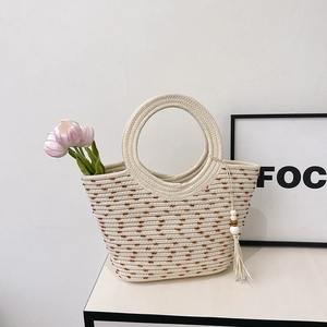 Borsa tote minimalista in corda di cotone con pois marroni e dettaglio nappa a frange