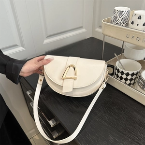 Vintage PU Leather Saddle Bag For Women Stylish Shoulder Crossbody Bag With Golden Buckle Underarm Bag Fashion Handbag