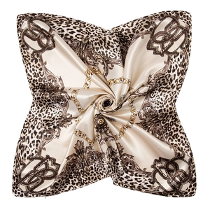 Elegant 90x90cm leopard and gold chain print silk scarf with baroque patterns