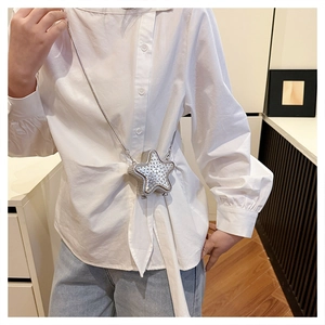 Chic silver star shaped crossbody bag with fine glitter finish and slim metal chain strap